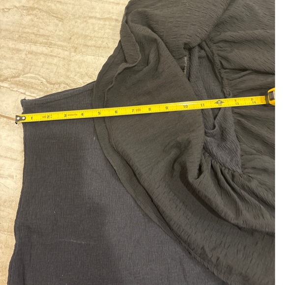 By Anthropologie Ruffled One-Shoulder Top Size Small NWT - Picture 6 of 8